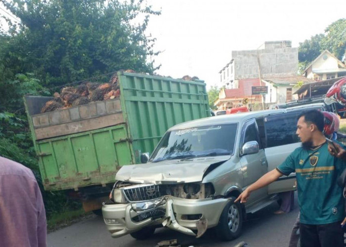 Kecelakaan Sepeda Motor Jupiter vs Mobil Kijang Kapsul di Karang Raja Muara Enim, 1 Orang Luka Berat