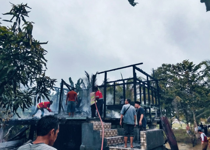 Korsleting Listrik, Rumah Warga di Muara Enim Ini Ludes Terbakar