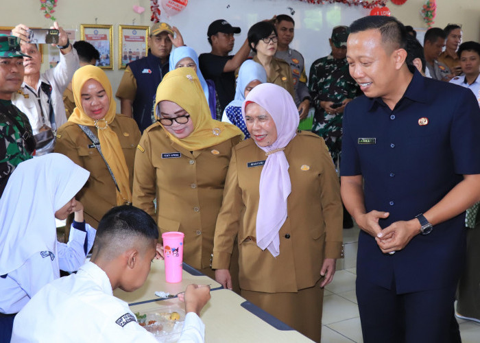 Ribuan Siswa di Palembang Mulai Nikmati Program Makan Bergizi Gratis