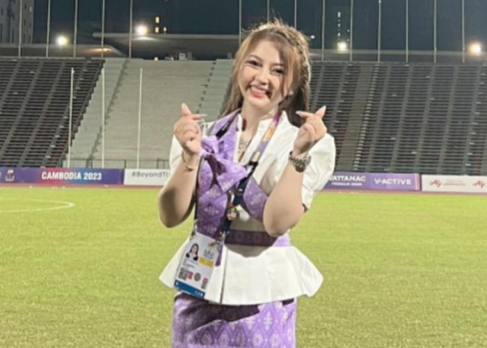 Diburu Netizen, Ini Akun Instagram Dara Cantik Pembawa Baki Piala Sepak Bola Sea Games 2023