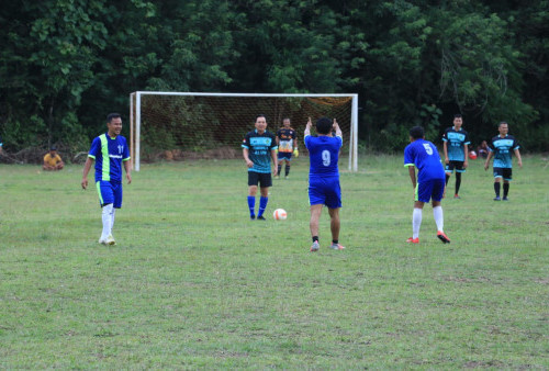 Jalin Silaturahmi, Pemain Persipra All Star Bertandang ke Talang Akar FC