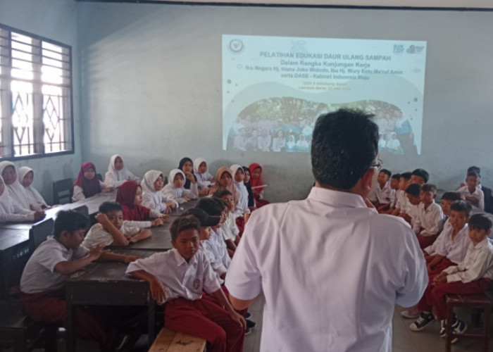 Kementerian Kelautan dan Perikanan Edukasi Siswa SD untuk Kelola Sampah Plastik