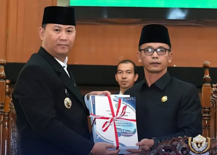 Pj Bupati Muara Enim Sampaikan Struktur Raperda Tentang APBD 2025 Kepada DPRD