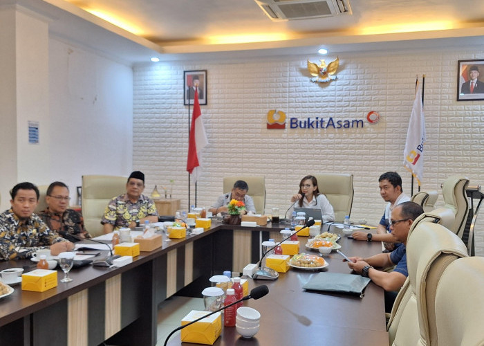 PTBA Raih Predikat Badan Publik Informatif 2025