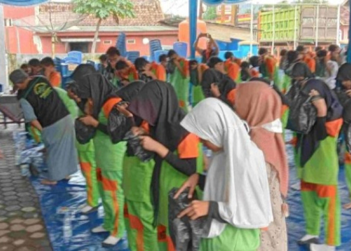 Siswa SMP Cendikia Unggul Ikuti Ruqyah Massal