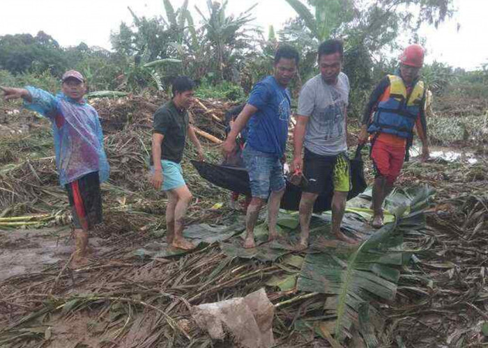 Pria Paruh Baya Jadi Korban Banjir Bandang di Lahat Sumatera Selatan