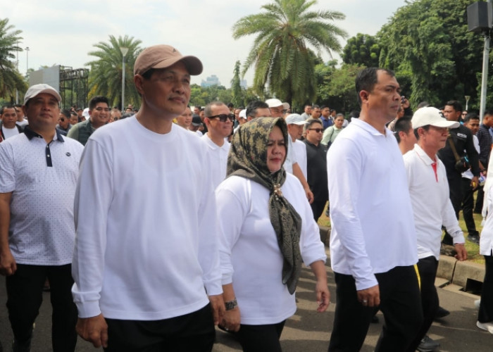 Edison-Sumarni Ikuti Gladi Pelantikan Kepala Daerah di Monas Jakarta