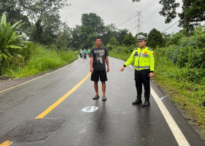 Tabrakan Sepeda Motor CRF vs PCX di Muara Enim: 1 Orang Tewas, 2 Luka Berat dan 1 Alami Luka Ringan
