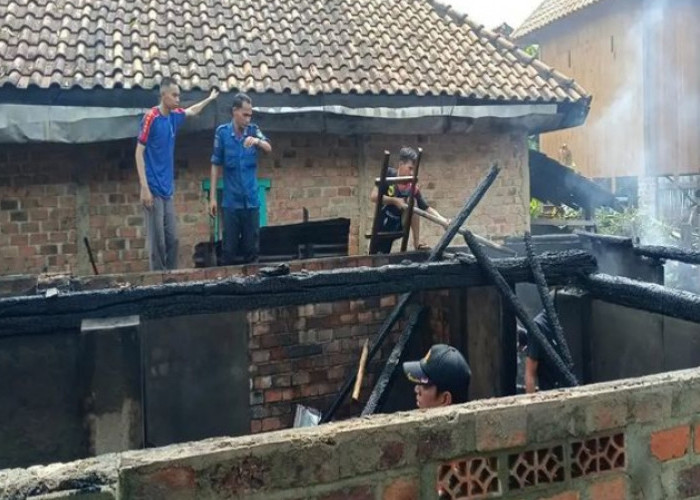 Diduga Korsleting Listrik, Rumah Panggung di Lubai Ulu Ludes Terbakar, Segini Kerugian Korban