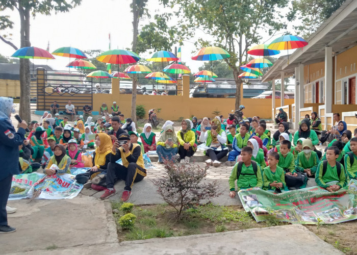 24 Sekolah di Kecamatan Lawang Kidul Muara Enim Tanam Pohon di Bantaran Sungai Enim