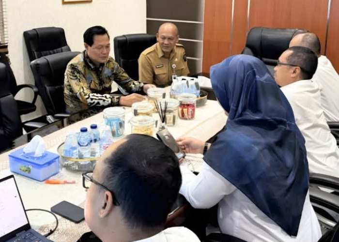 Bupati Edison Targetkan Perbaikan Jalan Nasional Muara Enim Rampung H-10 Lebaran