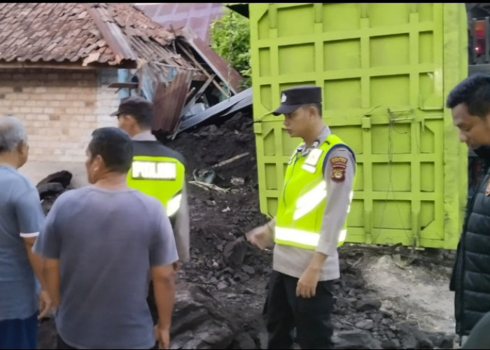 Truk Angkutan Batu Bara Ini Nyaris Renggut Nyawa Warga Desa Seleman Muara Enim, Ini Sebabnya