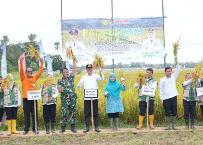 Bupati Edison Serahkan Bantuan Alsintan