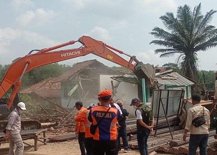 Musyawarah Mentok, PT KAI Tertibkan Bangunan Warga Desa Panang Jaya Muara Enim