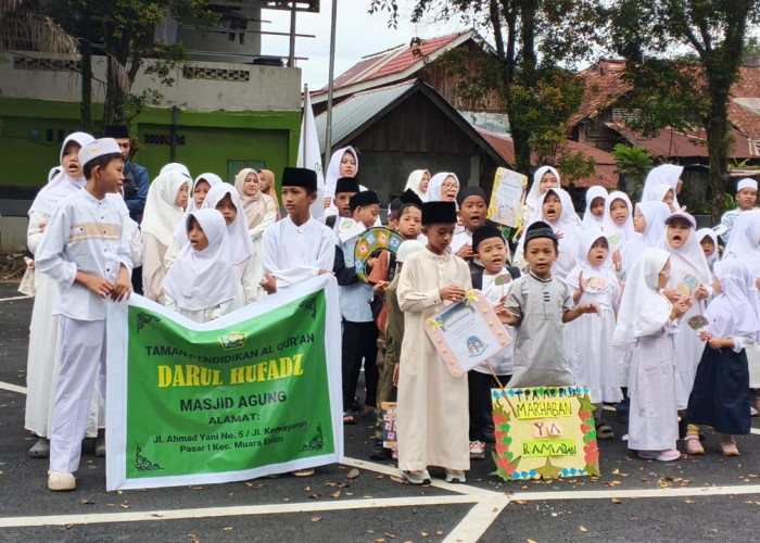 Gelar Pawai Ta'aruf, Ratusan Anak TPA se-Kecamatan Muara Enim Sambut Ramadan