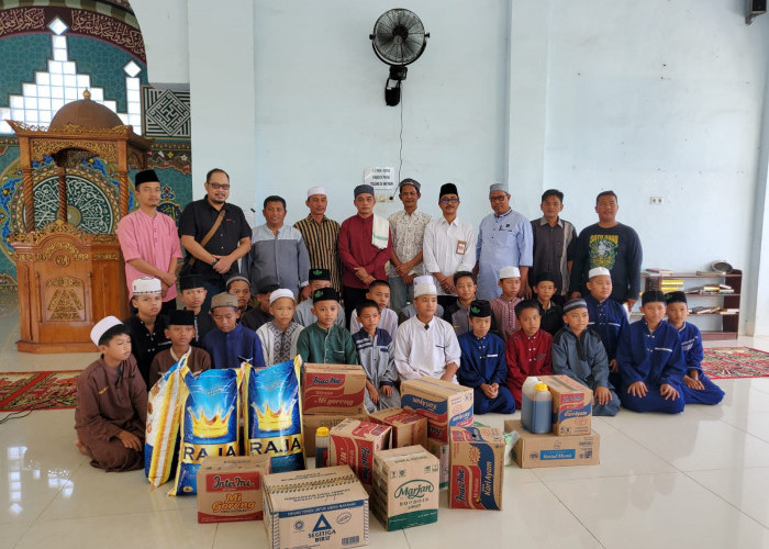 Ramadan Berbagi, SKK Migas, Medco E&P dan PWI Muara Enim Serahkan Bantuan Kepada Pondok Pesantren