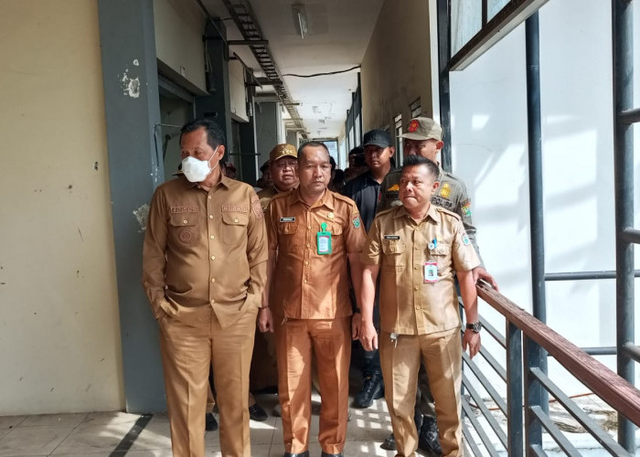 163 Rolling Door dan 24 Pintu WC Pasar Muara Enim Hilang Dicuri, Bupati Edison Cek Lokasi dan Mengaku Geram