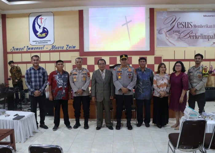 Perkuat Toleransi dan Jaga Kerukunan, Kapolres Muara Enim Hadir di Tengah Jemaat Lewat Minggu Kasih
