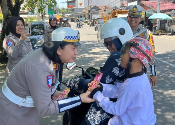 Satlantas Polres Muara Enim Edukasi Masyarakat Tertib Lalu Lintas