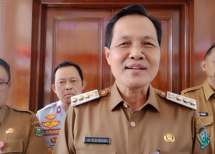 Siaga Banjir, Bupati Edison Imbau Kades Aktif Komunikasi dengan Pemda