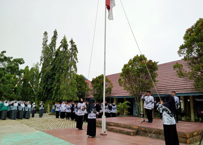 SMA Negeri 2 Rujukan Muara Enim Gelar Peringatan Hari Guru Nasional ke-77 Tahun 2022