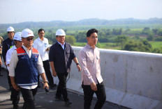 Herman Deru Dampingi Wapres Gibran Tinjau Jembatan Musi V Tol Palembang–Betung