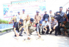 Herman Deru Tinjau Air Sugihan, Resmikan Jalan Pasar Sungai Baung Hasil CSR Perusahaan
