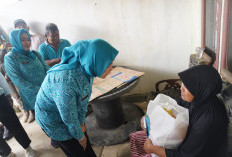 Bagikan Sembako, Feby Deru Berbagi Kebahagiaan