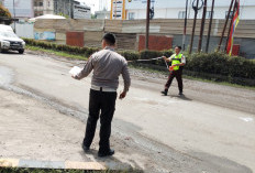 Gagal Nyalip, Pengendara Sepeda Motor di Muara Enim Luka Berat Terlindas Truk Fuso