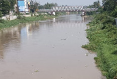 Air Sungai Enim Berubah Warna, Diduga Tercemar Limbah Lumpur