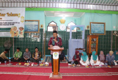 Bupati Edison Beri Santunan kepada Guru Ngaji