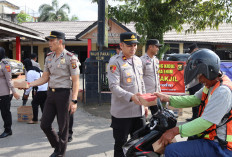 Polsek Lawang Kidul Bagikan Takjil
