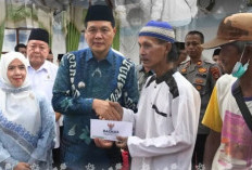 Gandeng Baznas Muara Enim, Bupati Edison Salurkan Zakat Mal Untuk 875 Mustahik
