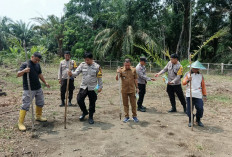 Dukung Program Ketahanan Pangan, Polsek Rambang Niru Tanam Jagung
