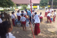 PT TeL Kembali Distribusikan Air Bersih Tahap 2 ke Desa-Desa Binaan Selama Musim Kemarau