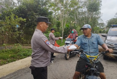 Polsek Rambang Gelar Jumat Berkah Berbagi Nasi Kotak