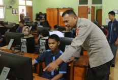 Polres Muara Enim Edukasi Pelajar SMK Negeri 2 Muara Enim Hadapi Era Digital
