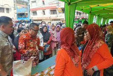 Berburu Pangan Murah, Warga Serbu GPM di Pasar Mambo II Muara Enim