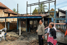 Bupati Edison Serahkan Bantuan Korban Kebakaran, Warga Diminta Pastikan Instalasi Listrik Aman