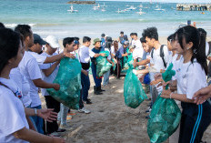 BRI Peduli Ajak Masyarakat Bersih-bersih Pantai untuk Lingkungan Berkelanjutan di Pantai Kedonganan Bali