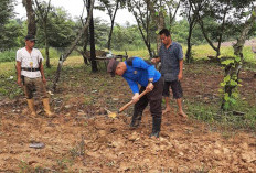 Sinergi Polri dan Masyarakat Siapkan Lahan Jagung