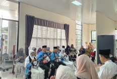 Calon Jemaah Haji Muara Enim Kloter 12 Dilepas