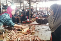 Daging Ayam di Muara Enim Tembus Rp45 Ribu per Kg, Pedagang Sebut Program MBG Jadi Pemicu