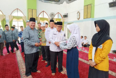 Baznas Muara Enim Distribusikan 122 Paket Sekolah dan Asupan 13 Anak Balita Wasting