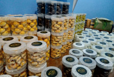 Berkah Jelang Lebaran, Owner Kue Kering di Muara Enim Ini Kebanjiran Rezeki Order